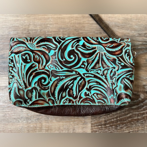 Patricia Nash Leather Tooled Fold Over Clutch - Picture 5 of 6